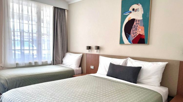 Colonial Terrace Motor Inn Room