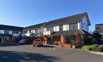 Knightsbridge Court Motor Lodge