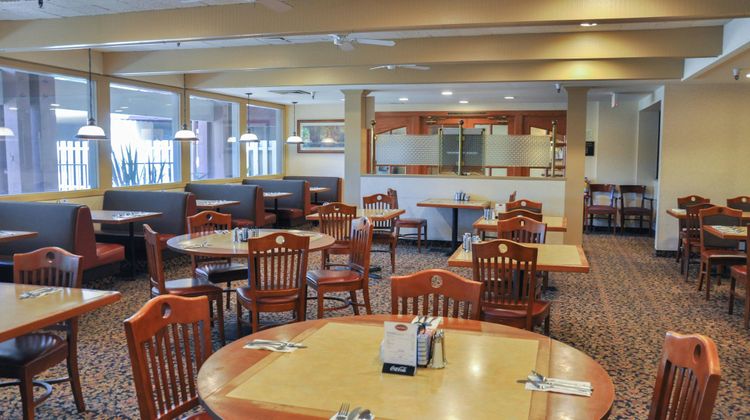 Piccadilly Inn Airport Restaurant