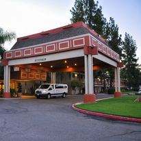 Piccadilly Inn Airport