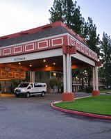Piccadilly Inn Airport