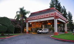 Piccadilly Inn Airport