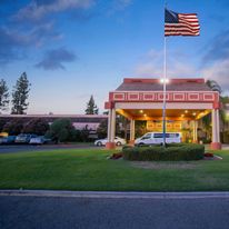 Piccadilly Inn Airport