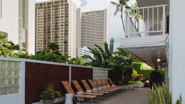 Oasis Hotel Waikiki Pool