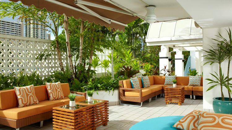 Oasis Hotel Waikiki Lobby