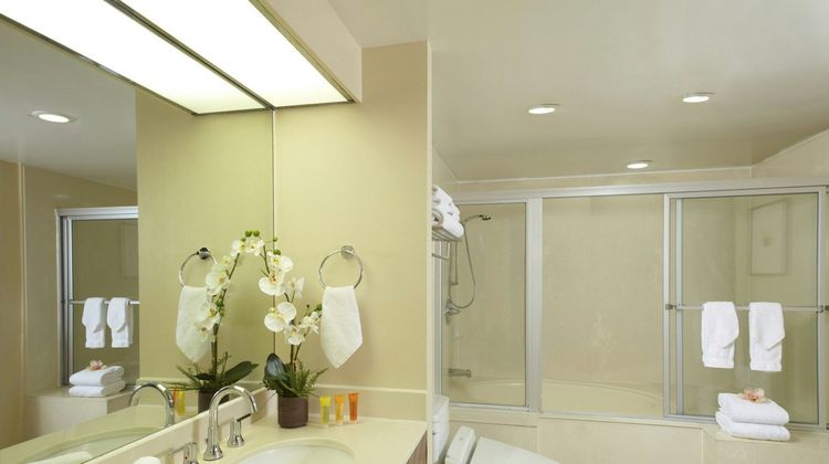 Oasis Hotel Waikiki Room