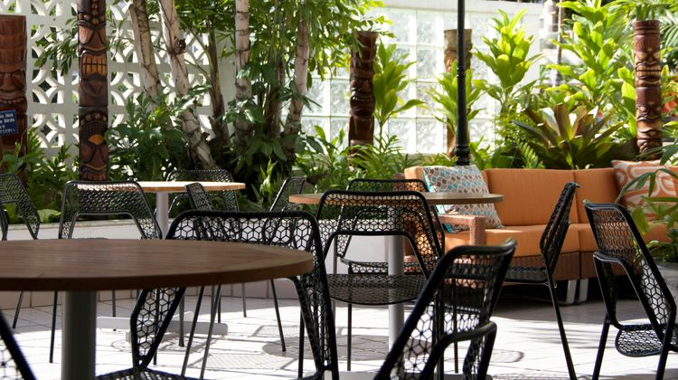 Oasis Hotel Waikiki Lobby