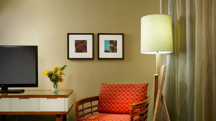 Oasis Hotel Waikiki Suite