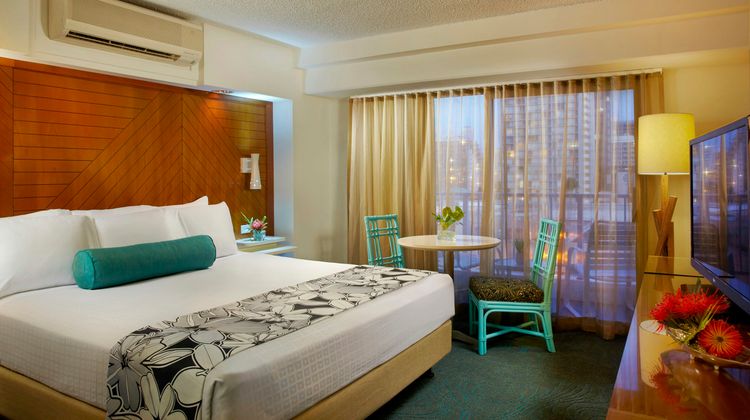 Oasis Hotel Waikiki Exterior