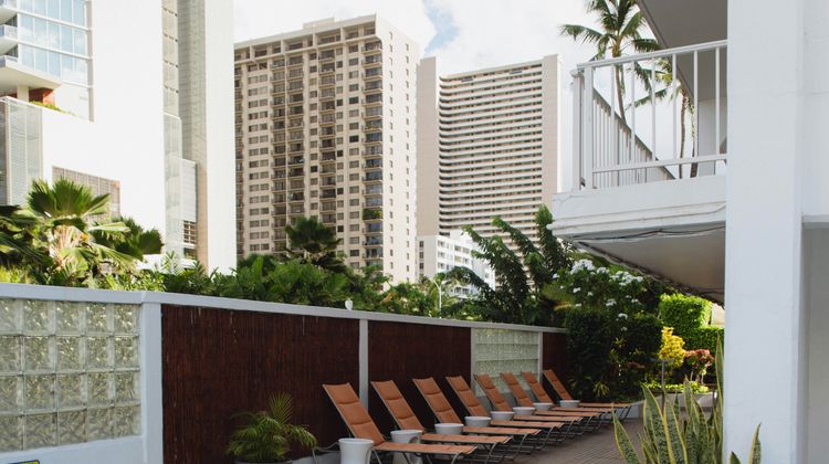 Oasis Hotel Waikiki Pool