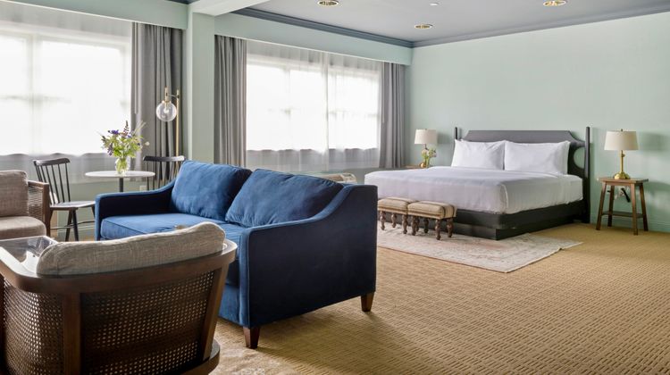 The Harbor Front Inn Suite