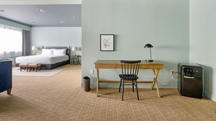 The Harbor Front Inn Suite