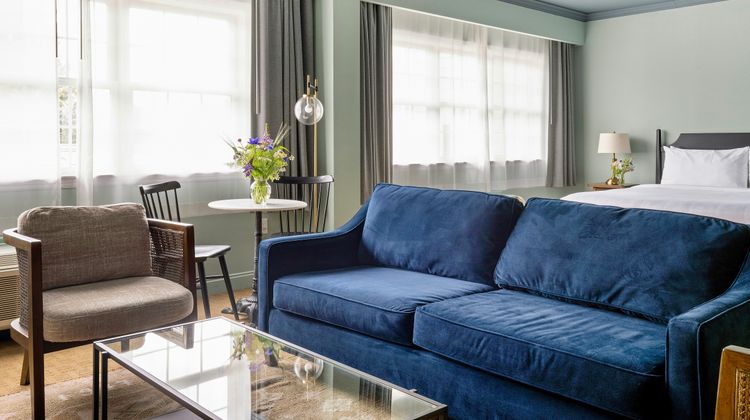 The Harbor Front Inn Suite