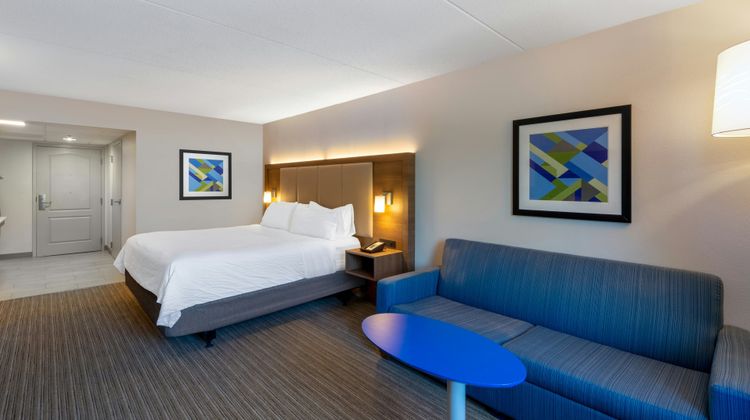 Holiday Inn Express at Williamsburg Sq Room