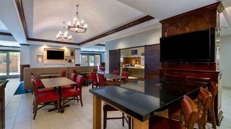 Holiday Inn Express at Williamsburg Sq Restaurant