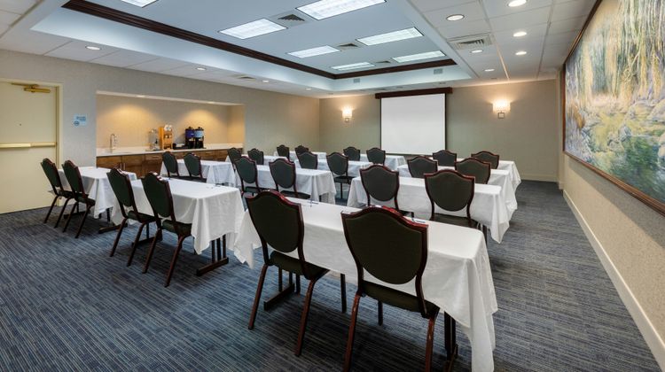 Holiday Inn Express at Williamsburg Sq Meeting