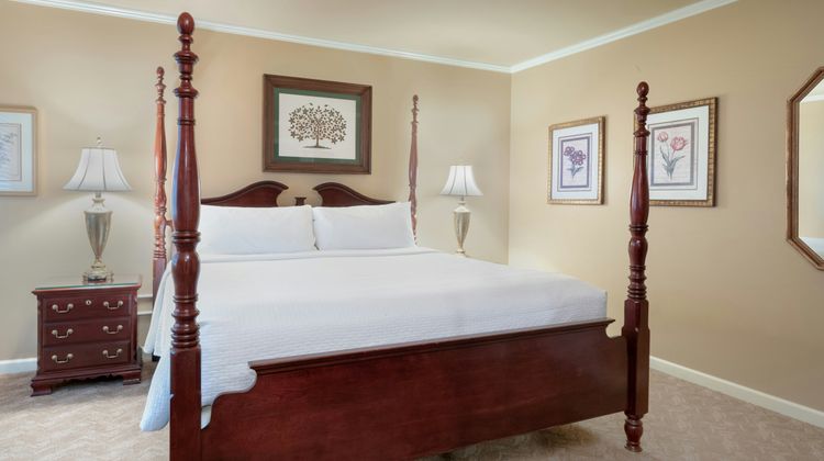 Pine Barn Inn Suite