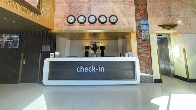 Signature Lux Hotel by ONOMO, Waterfront Lobby