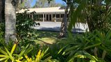 Tin Can Bay Motel Exterior