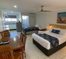 Tin Can Bay Motel Room