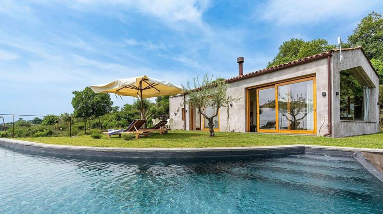 Monaci Delle Terre Nere Pool