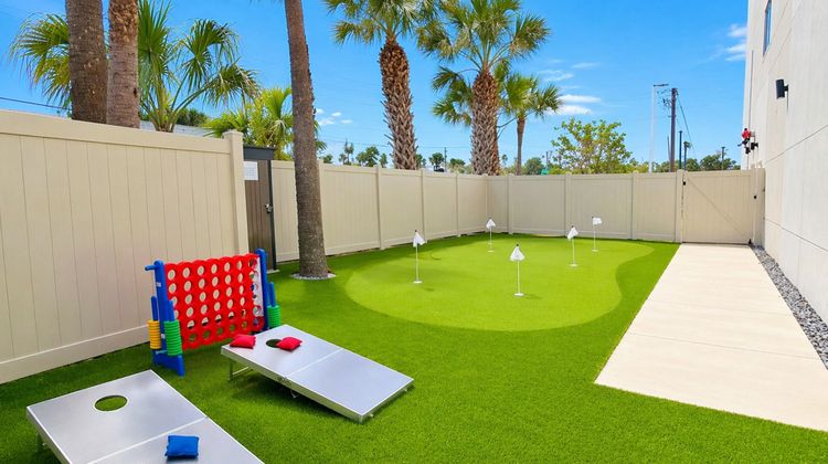 Holiday Inn Express & Suites Tampa Recreation