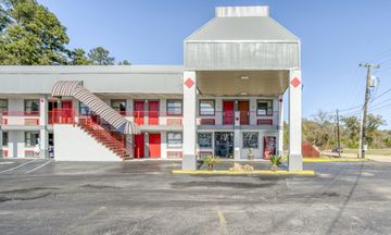 OYO Hotel Pineville LA Hwy 165