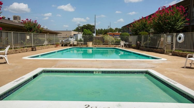 OYO Hotel Tyler Lindale Pool