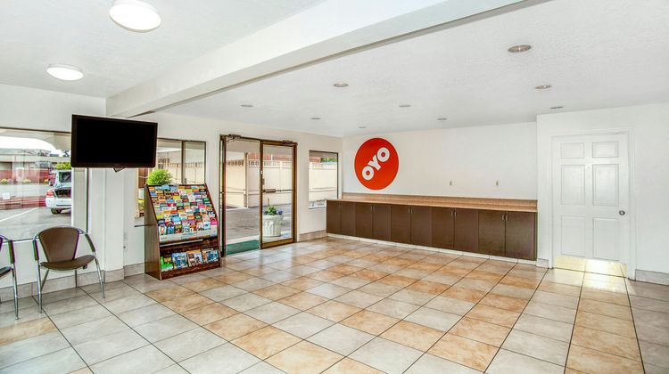 OYO Hotel Centralia Lobby