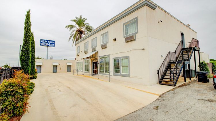 Hotel O Dilley Main St TX Exterior