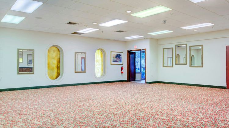 OYO Hotel Dundee By Crystal Lake Meeting