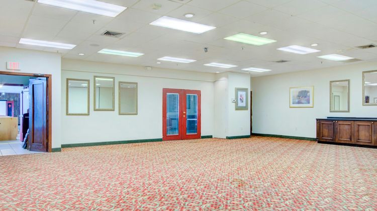 OYO Hotel Dundee By Crystal Lake Meeting