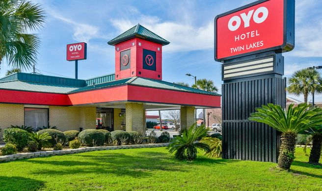 OYO Lake Park Inn Exterior