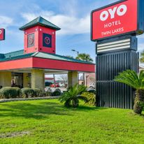 OYO Lake Park Inn