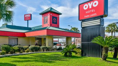OYO Lake Park Inn