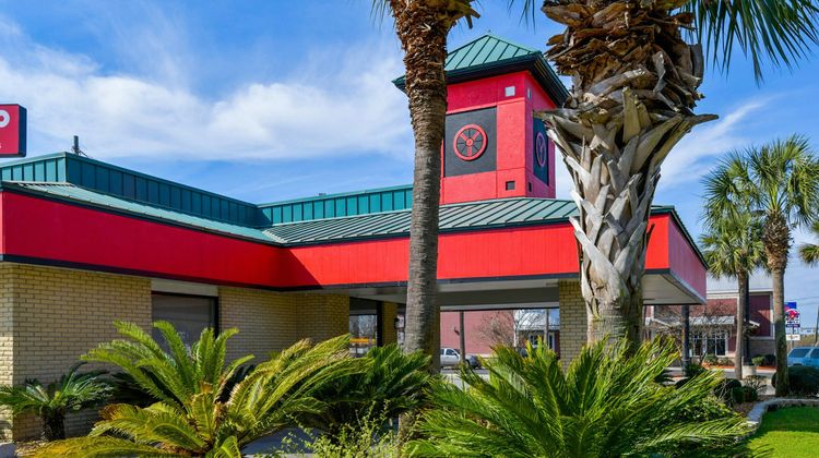 OYO Lake Park Inn Exterior