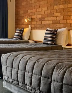 Newell Motor Inn