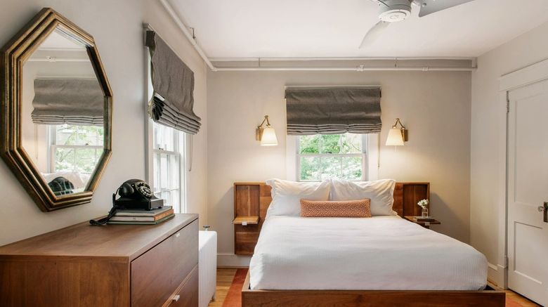 <b>Oakhurst Inn Room</b>. Images powered by <a href="https://www.leonardoworldwide.com/" title="Leonardo Worldwide" target="_blank">Leonardo</a>.