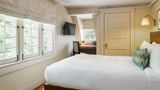 Oakhurst Inn Room