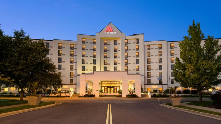 Madison Marriott South Exterior