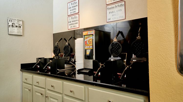 Family Garden Inn & Suites Restaurant