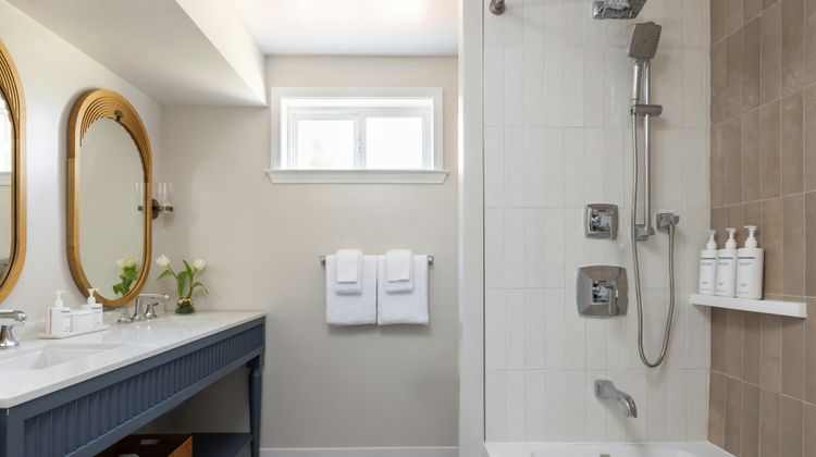 Avila Lighthouse Suites Room