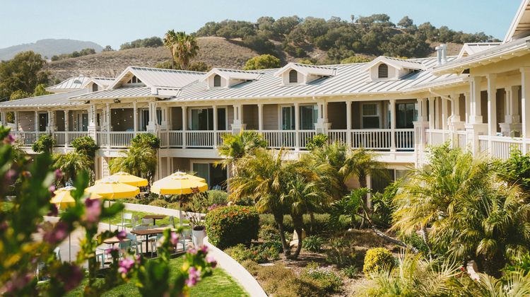 Avila Lighthouse Suites Exterior