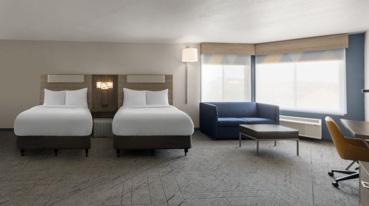 Holiday Inn Express & Suites Rapid City Suite