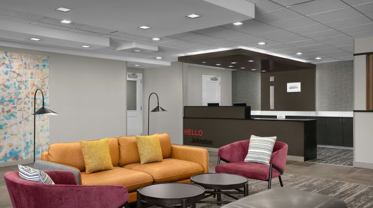 TownePlace Suites Des Moines Urbandale Lobby