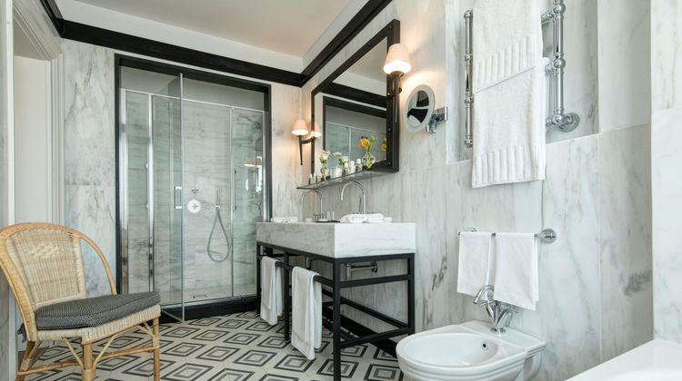Hotel de La Ville Room