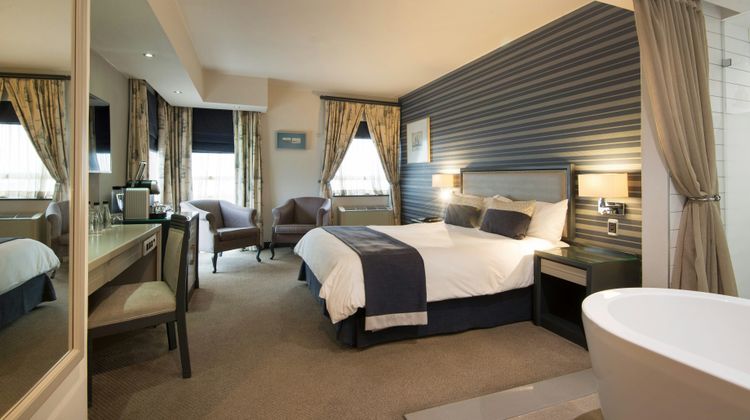 The PortsWood Hotel Room