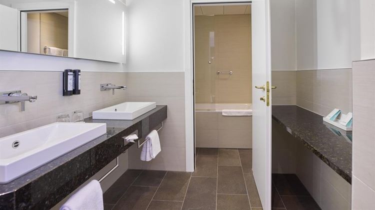 Hotel St Gotthard Room
