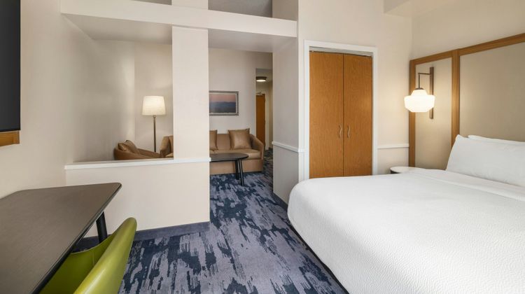Fairfield Inn & Suites Suite