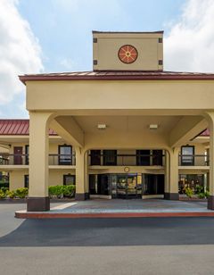 Red Roof Inn & Suites Clinton, TN